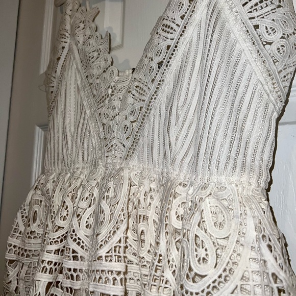 White Lace Summer Peplum Mini Dress - Picture 3 of 3